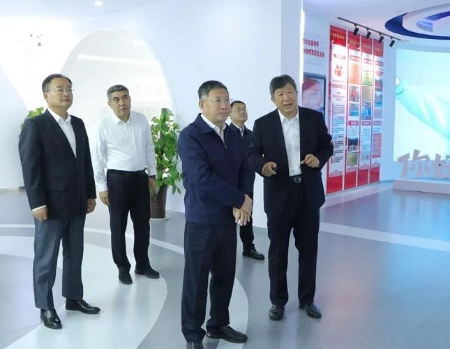 周立偉調研魯商集團強調：聚焦“理念、機制、模式、業(yè)態(tài)、技術(shù)”五個(gè)創(chuàng  )新，擦亮國有商業(yè)企業(yè)“金字招牌”